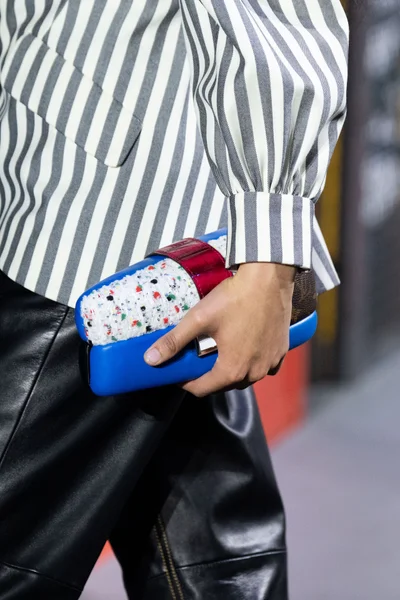 Look 80